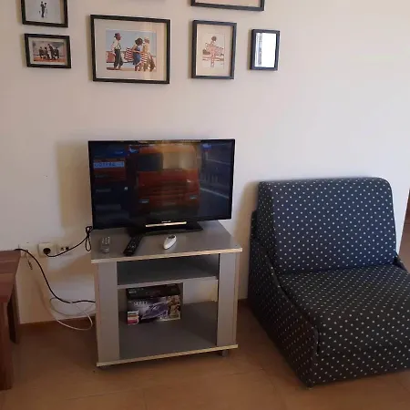 Hills Eh Apartman *